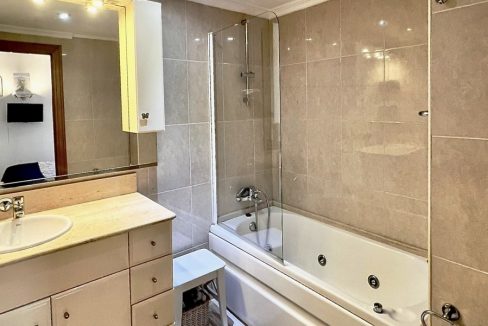 Salles de bain mit Wanne