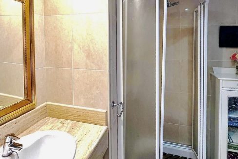 Salles de bain mit Dusche