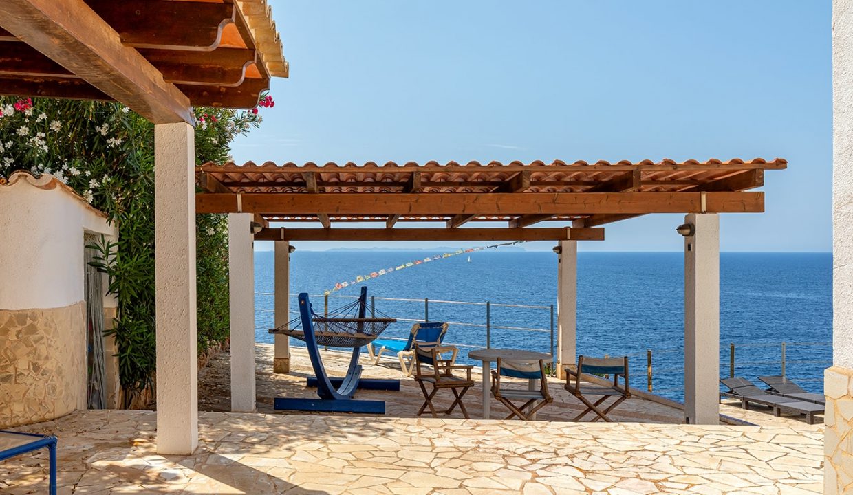 0c720c94-28b0-4444-9e66-611a90b91680