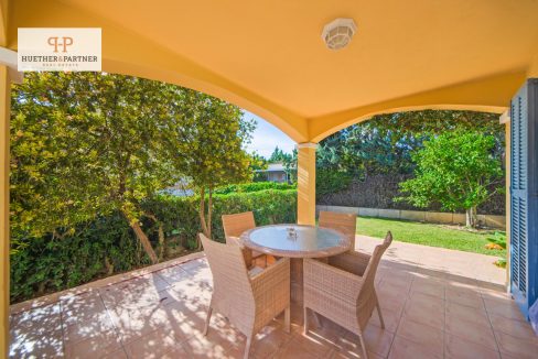 überdachte Terrasse