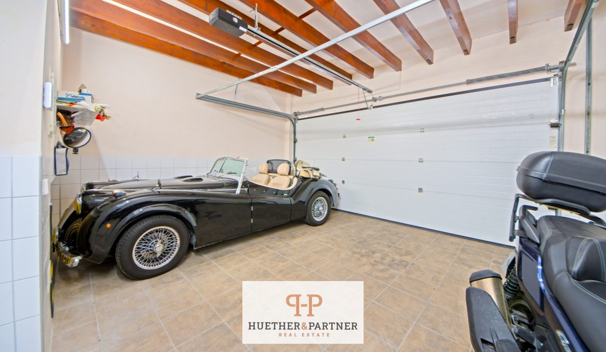 Garage mit Zugang Haus