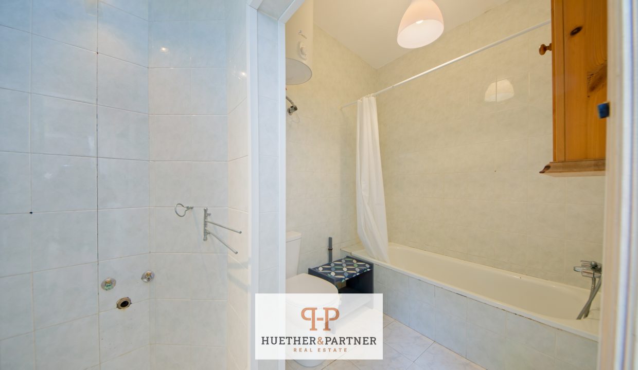 f2eb56d8-9ecc-43e1-b7be-8590763e1d6e